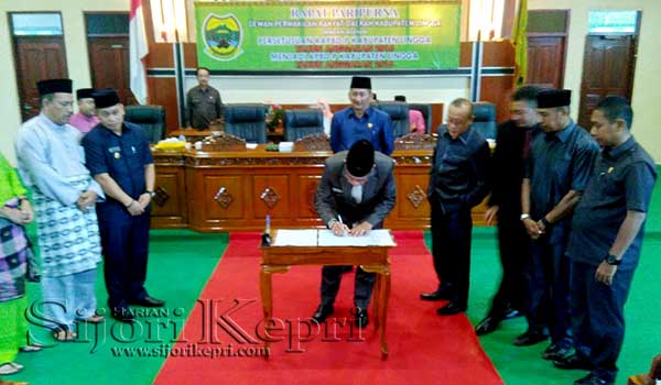 Dewan Lingga “SETUJUI RANPERDA JADI PERDA”