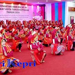 Tarian Massal 88 Penari “MERIAHKAN HARI IBU ke-88”