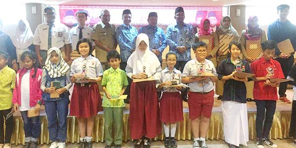63 Siswa Tanjungpinang “RAIH NILAI UN SEMPURNA”