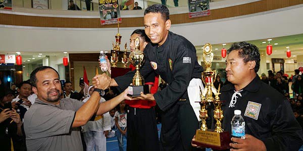 Tanjungpinang Juara Umum “KEJUARAAN PENCAK SILAT PSHT CUP 2017”