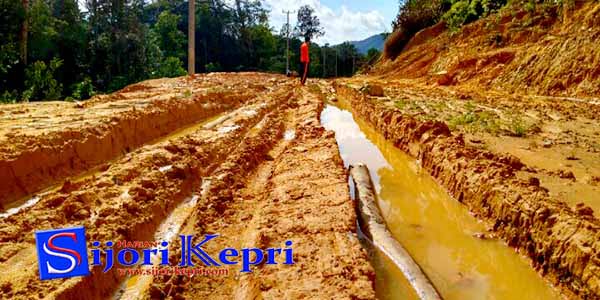 Jalan Rusak Parah “WARGA MINTA PERHATIAN PEMPROV KEPRI”