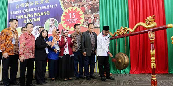 10 Universitas Taiwan “HADIR DI TANJUNGPINANG”