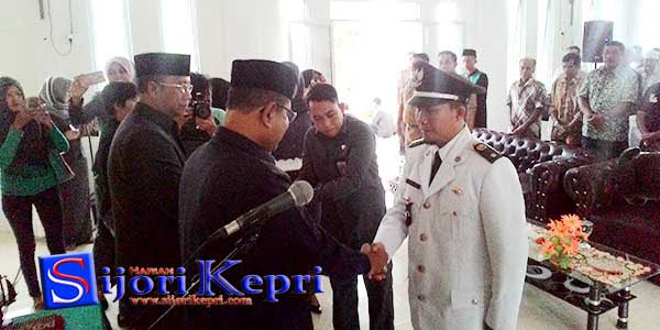 Tak Pernah Lihat Lurahnya di Kantor, Warga Sei Raya “MENGADU KE BUPATI KARIMUN”