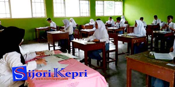 Hari Pertama UN di SMAN 1 Lingga “BERJALAN LANCAR”