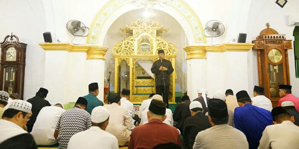 Mengawali Safari Ramadhan 1438 H “GUBERNUR TARAWIH di PENYENGAT”