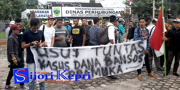 Forum Pemuda Hinterland Lingga “GELAR AKSI DEMO”