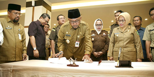 Lis Tandatangani “BAST PKB dan PLKB”
