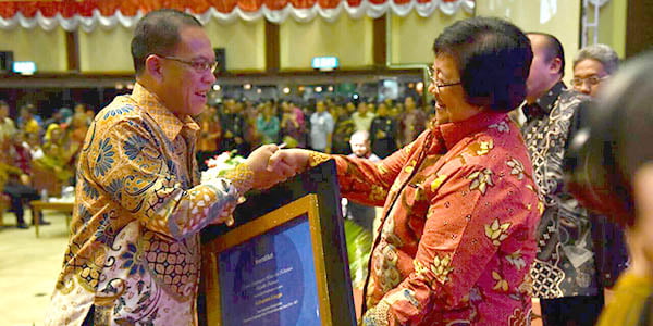 Lingga Terima “SERTIFIKAT ADIPURA 2017”