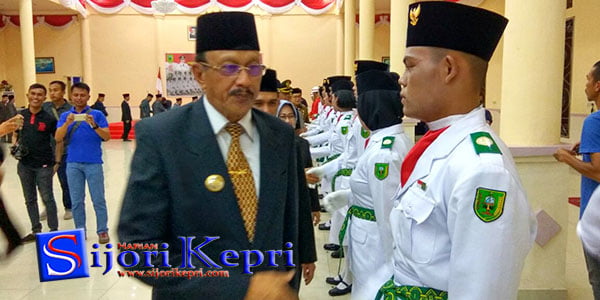 Bupati Hamid Rizal Kukuhkan “PASKIBRAKA NATUNA”