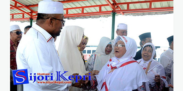 Lis dan Syahrul Lepaskan “216 JAMAAH CALON HAJI TANJUNGPINANG”
