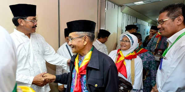 Nurdin Hantar “JEMAAH CALON HAJI”