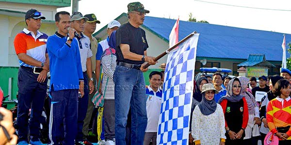 Hamid Rizal Lepaskan Jalan Santai “SEMPENA HARI JADI NATUNA ke 18”