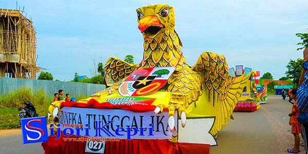 Parade Mobil Hias Semarakkan “HUT KOTA OTONOM TANJUNGPINANG ke 16”