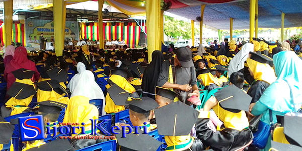 Aunur Rafiq “WISUDA 863 SANTRI”