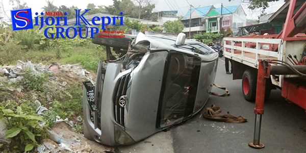 Elakkan Motor di Batu 5 “AVANZA JUSTRU TERBALIK”