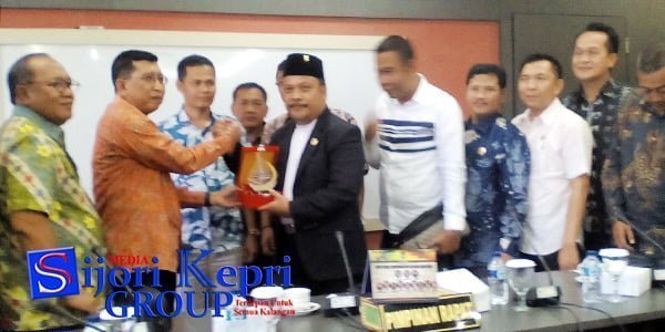 Ketua Komisi I DPRD Batam “SAMBUT ROMBONGAN KUNKER DPRD PROBOLINGGO dan OKU”