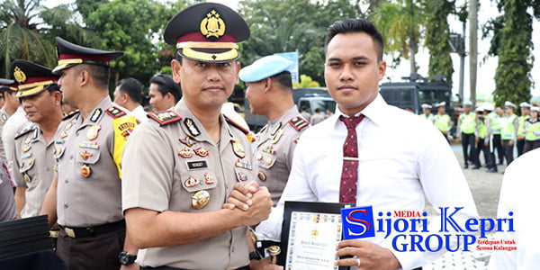 19 Personil Polres Karimun “TERIMA PENGHARGAAN”