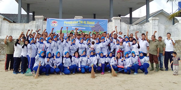 HPSN 2019, Lanal Ranai Laksanakan Bersih-Bersih Pantai