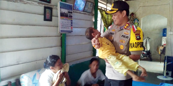 Kapolres Karimun Beri Santunan Kepada Stenly Ardianto