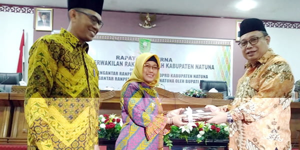 Rapat Paripurna, Ngesti Sampaikan 51 Ranperda Kabupaten Natuna