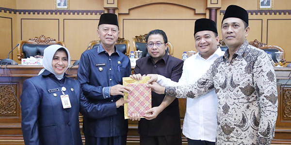 Walikota Sampaikan Jawaban Terhadap Pandangan Umum Fraksi