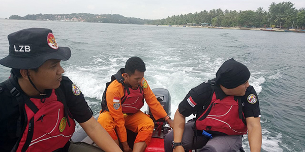 ABK Marina Line Jatuh Ke Laut, Belum Ditemukan
