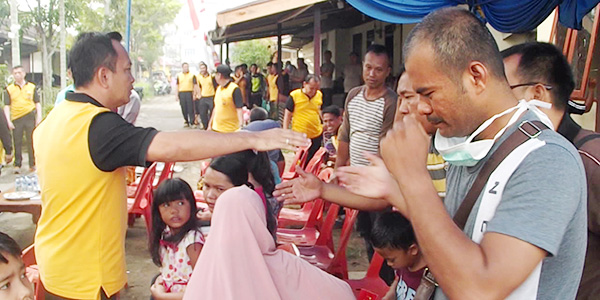 Kapolres Inhil Beri Bantuan Anggota Korban Kebakaran Asrama Polisi