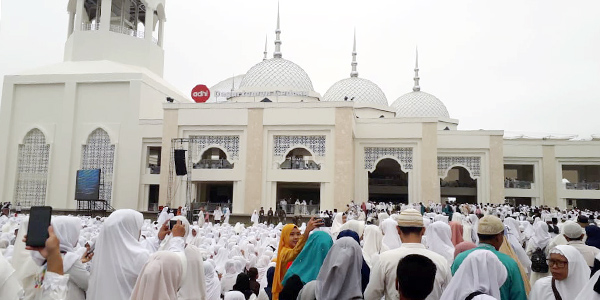 Menggema, Ribuan Umat Islam Hadiri Peresmian Masjid Sultan Mahmud Riayat Syah
