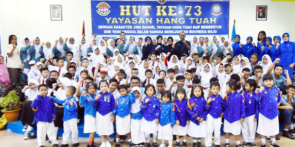 HUT Ke 73, Yayasan Hang Tuah Gelar Makan Ikan Bersama