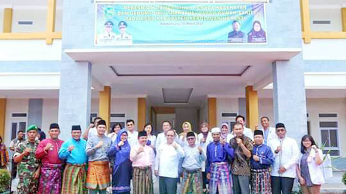 Bupati Meranti Resmikan 3 Gedung Fasilitas Kesehatan Representatif 1 Bupati Meranti Resmikan 3 Gedung Fasilitas Kesehatan Representatif 2