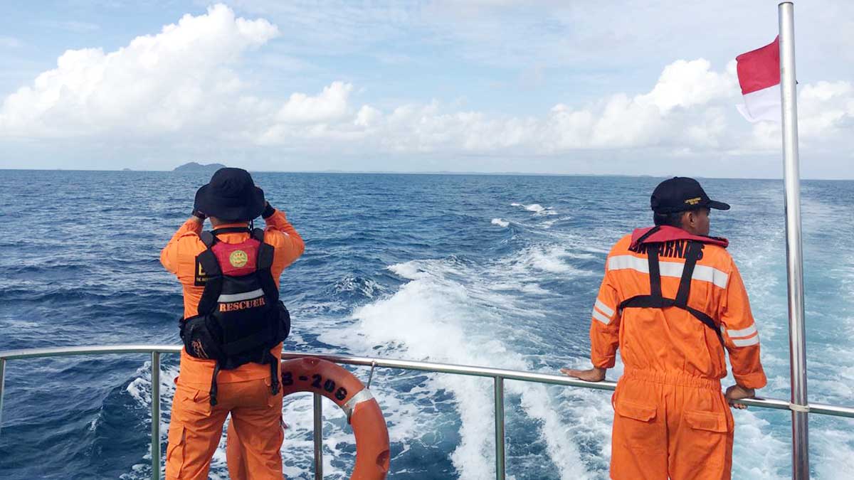 Bersama Tim SAR, Agen Kapal Kerahkan 2 SB Cari Empat Korban dan Bangkai Kapal Yang Tenggelam