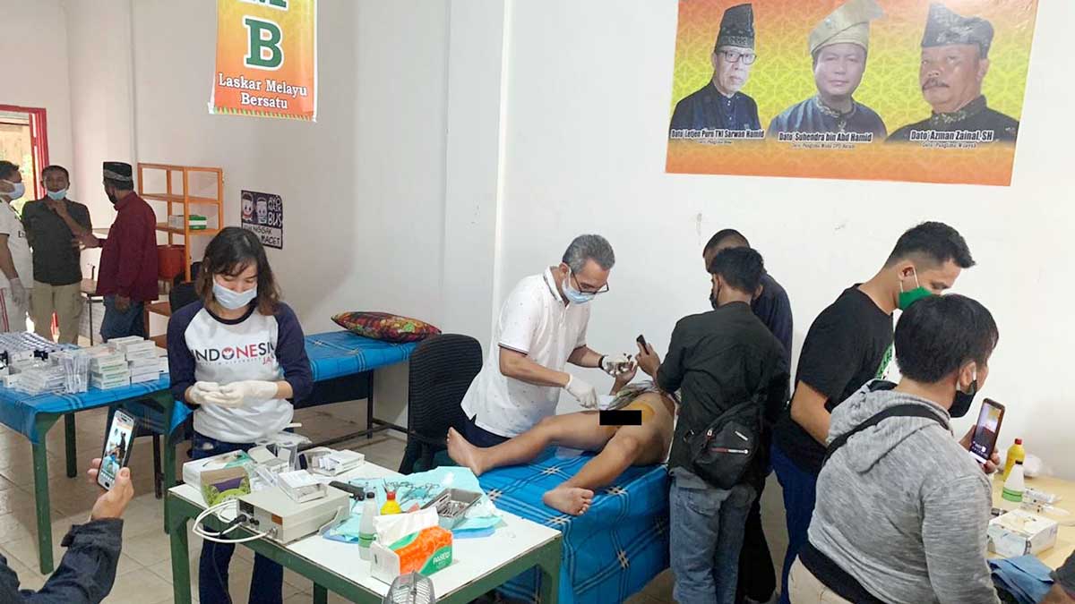140 Anak Ramaikan Khitanan Massal LMB Kepri dan Batam