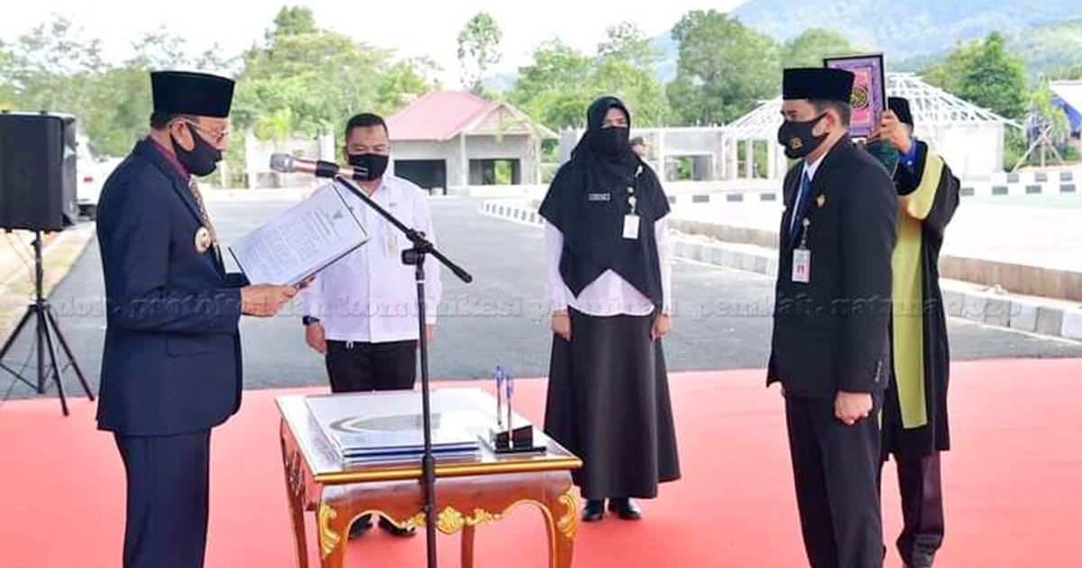 Hamid Rizal Lantik Hendra Kusuma Sebagai Penjabat Sekda Kabupaten Natuna