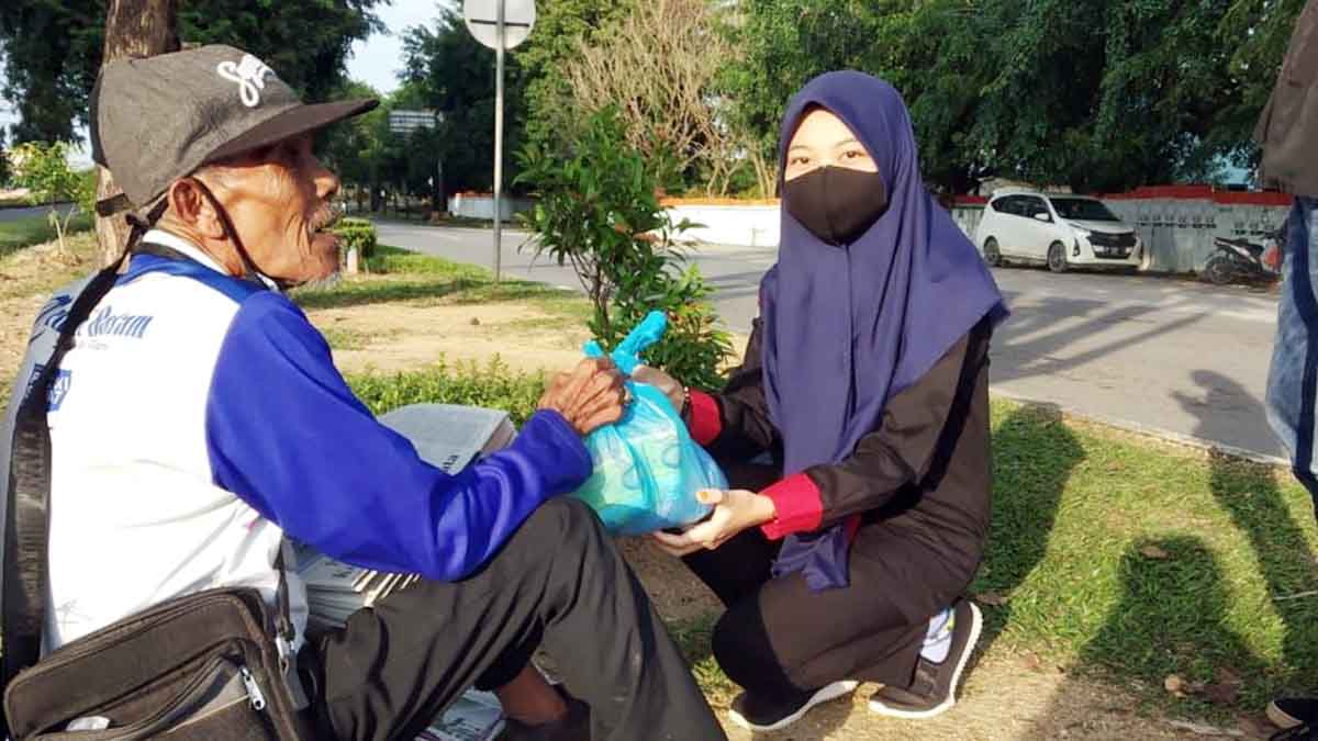 HUT Ke 6 Komunitas Anak Melayu Kota Batam Adakan Bakti Sosial