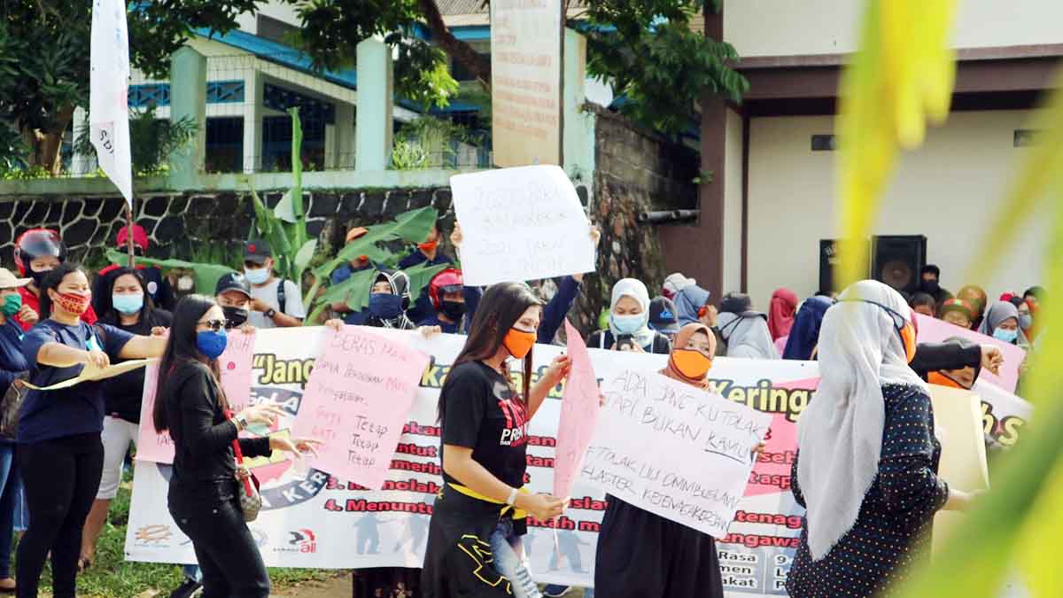 2 Pengunjuk Rasa di Kawasan Industri Lobam Reaktif Covid-19