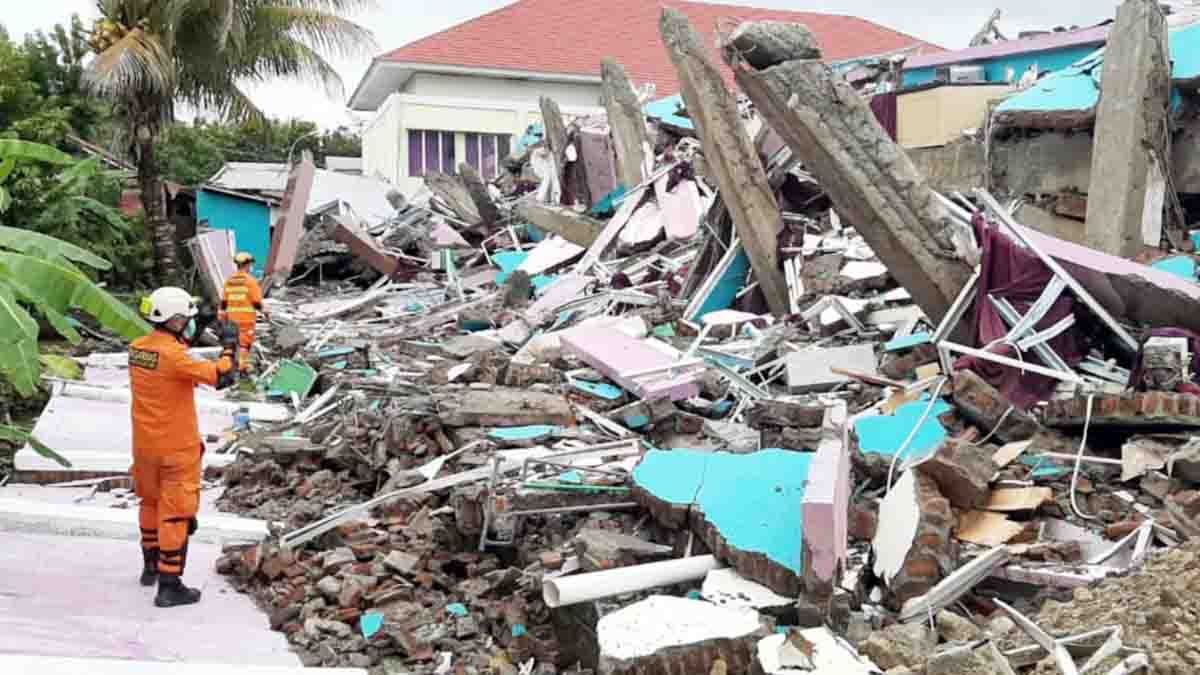 Gempa di Sulawesi Barat 42 Orang Meninggal Dunia