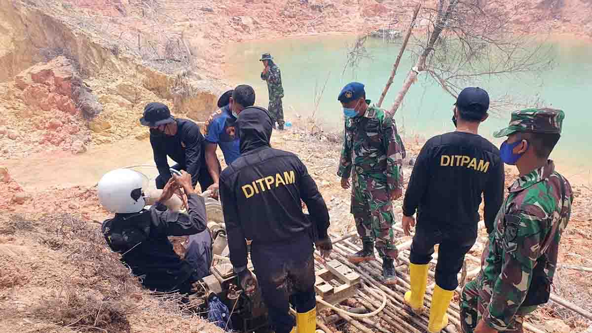 Lanud Hang Nadim dan Ditpam BP Batam Tertibkan Penambang Pasir Ilegal