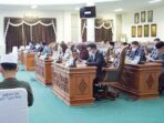 Anggota DPRD Tanjung Pinang yang hadir pada Rapat Paripurna pengunuduran diri Ade Angga