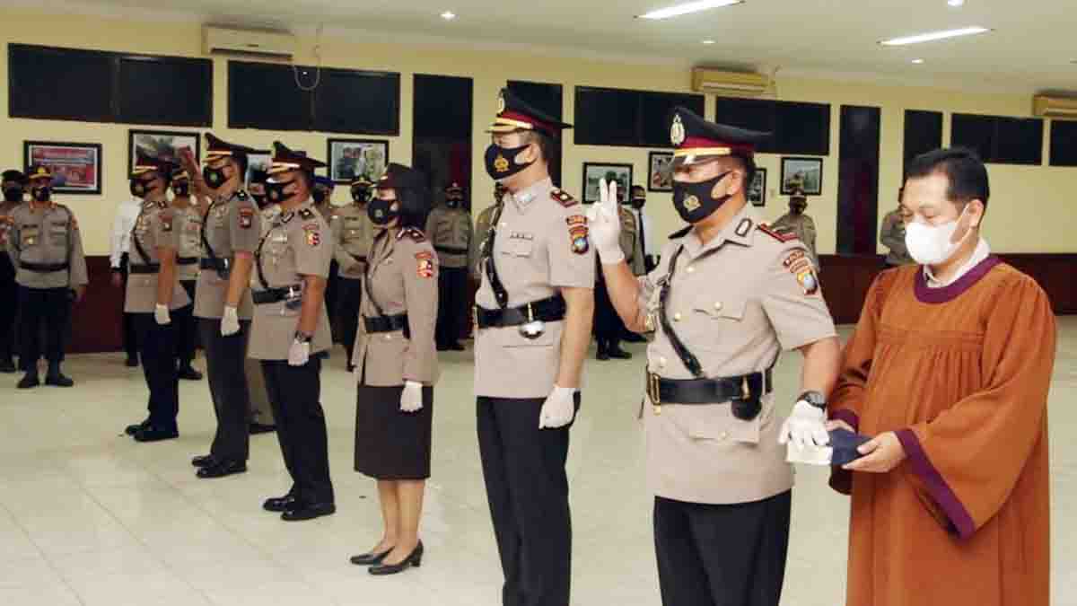 Yos Guntur Lantik Kapolsek Bulang dan Pimpin Sertijab 3 Pejabat Utama Polresta Barelang