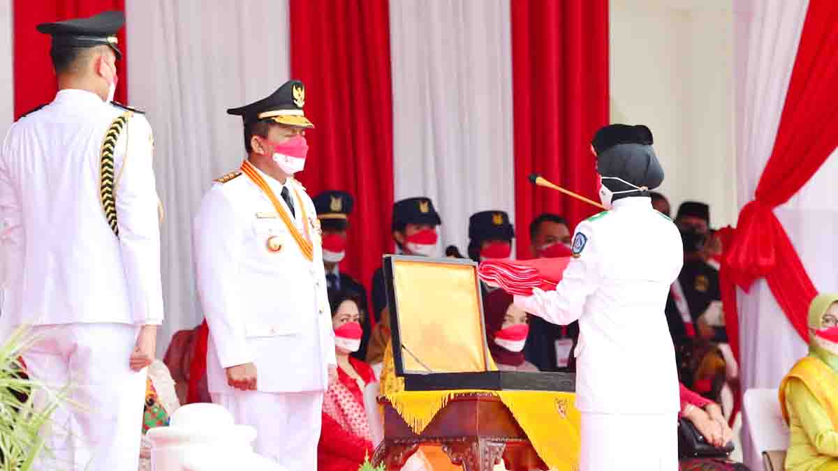 Pimpin Upacara HUT RI ke 76, Ansar Ajak Semua Untuk Selalu Bersyukur Kepada Sang Pencipta
