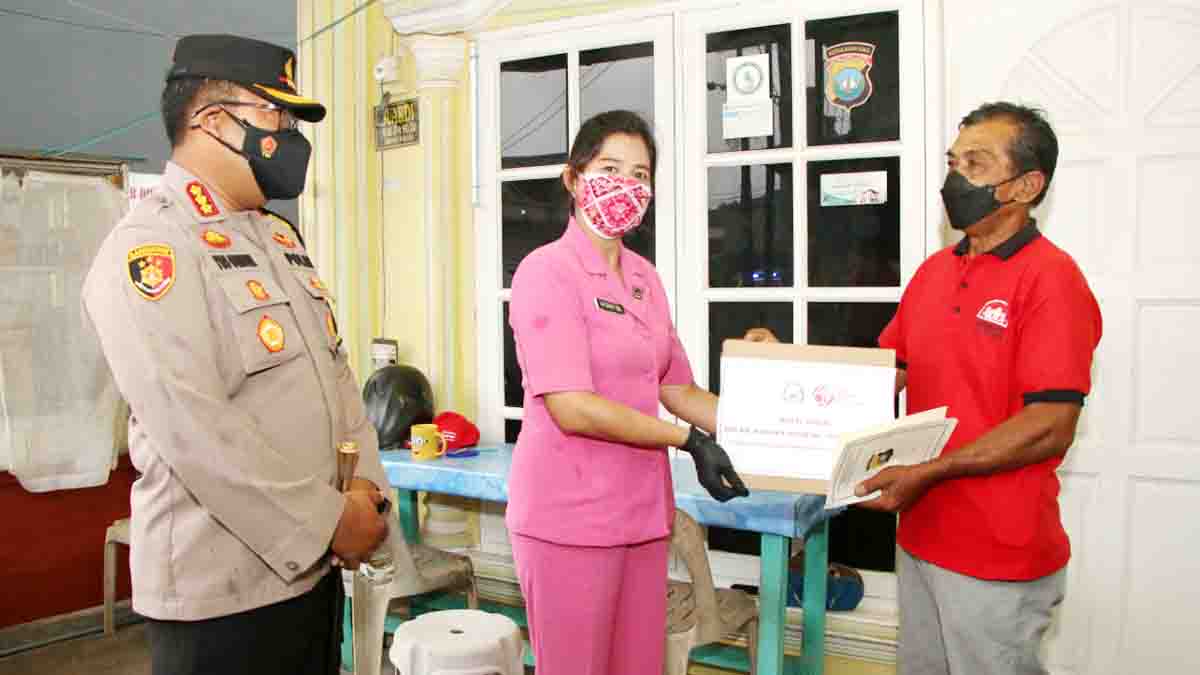 Sambut HKGB ke 69 Polresta Barelang Laksanakan Bakti Sosial
