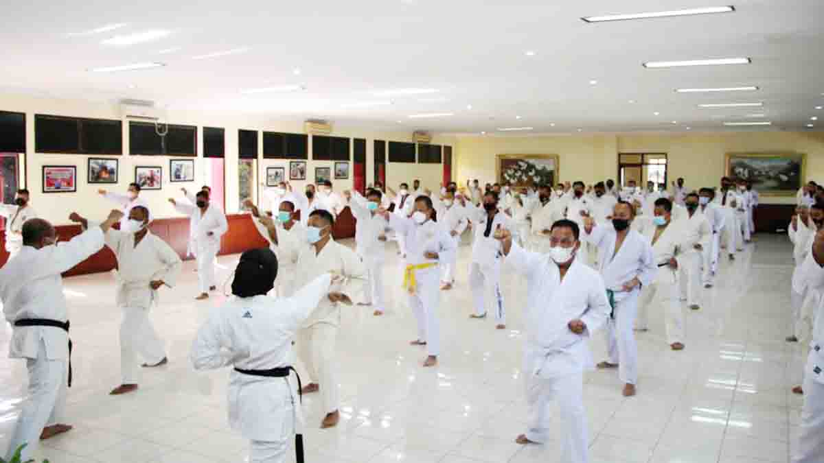Syarat Naik Pangkat, 77 Personel Polresta Barelang Latihan Bela Diri