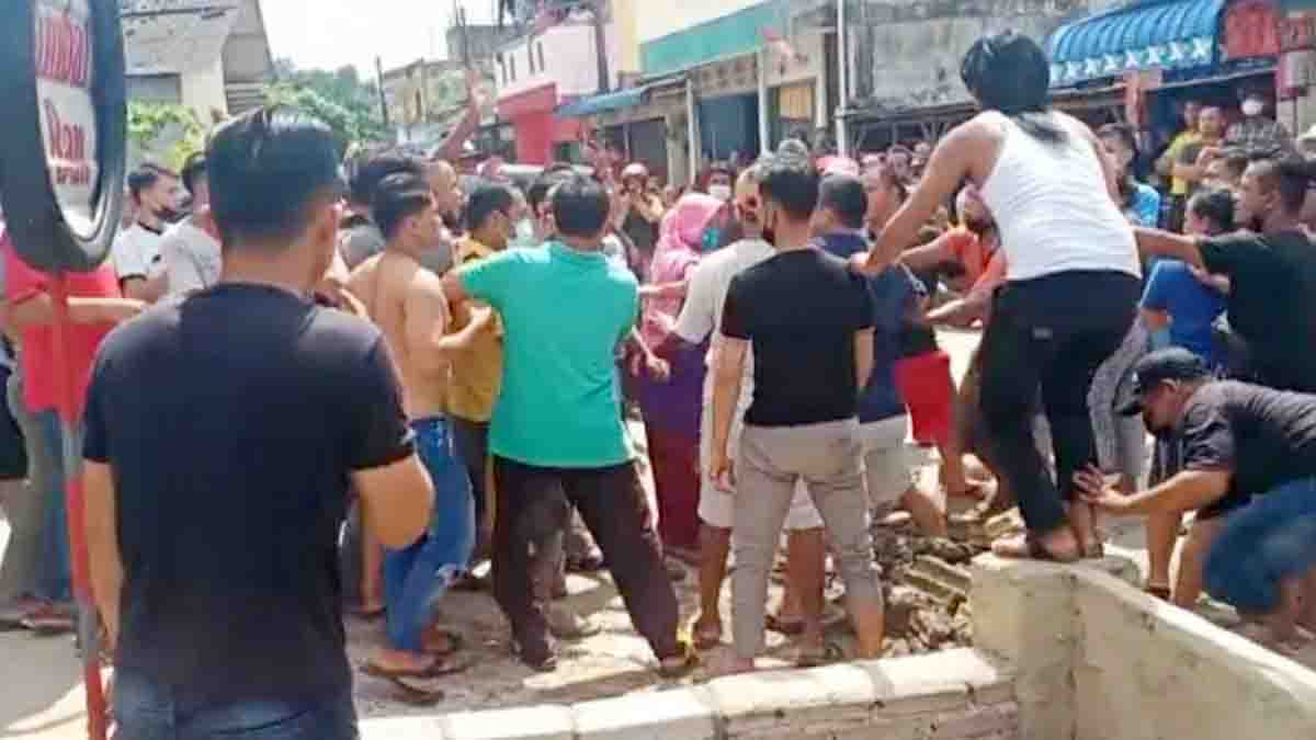 Gara-Gara Banjir, Warga 2 Perumahan di Kota Batam Hampir Saling Serang