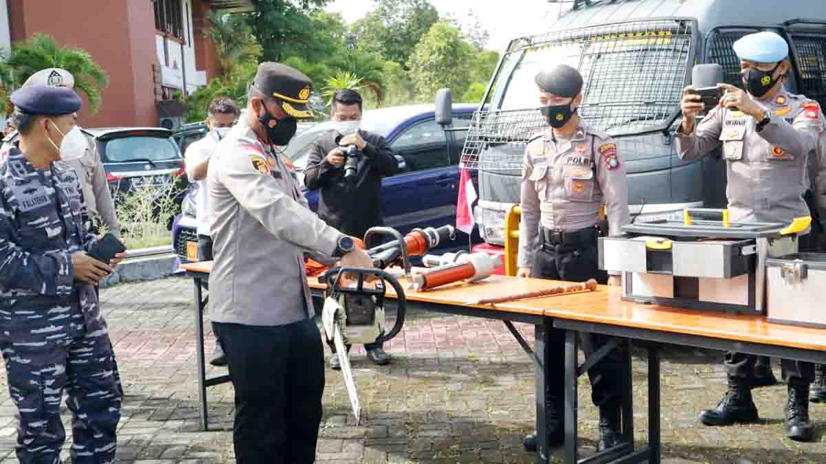 Hadiri Apel Kesiapsiagaan Bencana di Kabupaten Bintan, Kapolres Bintan Cek Kesiapan Peralatan Personil