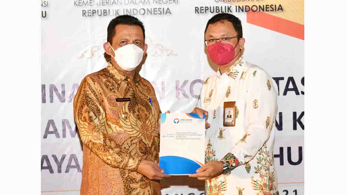 Ansar Ahmad Terima Penghargaan dari Ombudsman Kepri