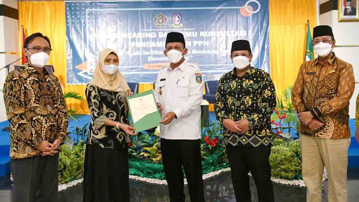 Buka Public Hearing dan Temu Konsultasi PPH, Gubernur Ansar Dorong Seluruh UMKM Kepri Tersertifikasi Halal
