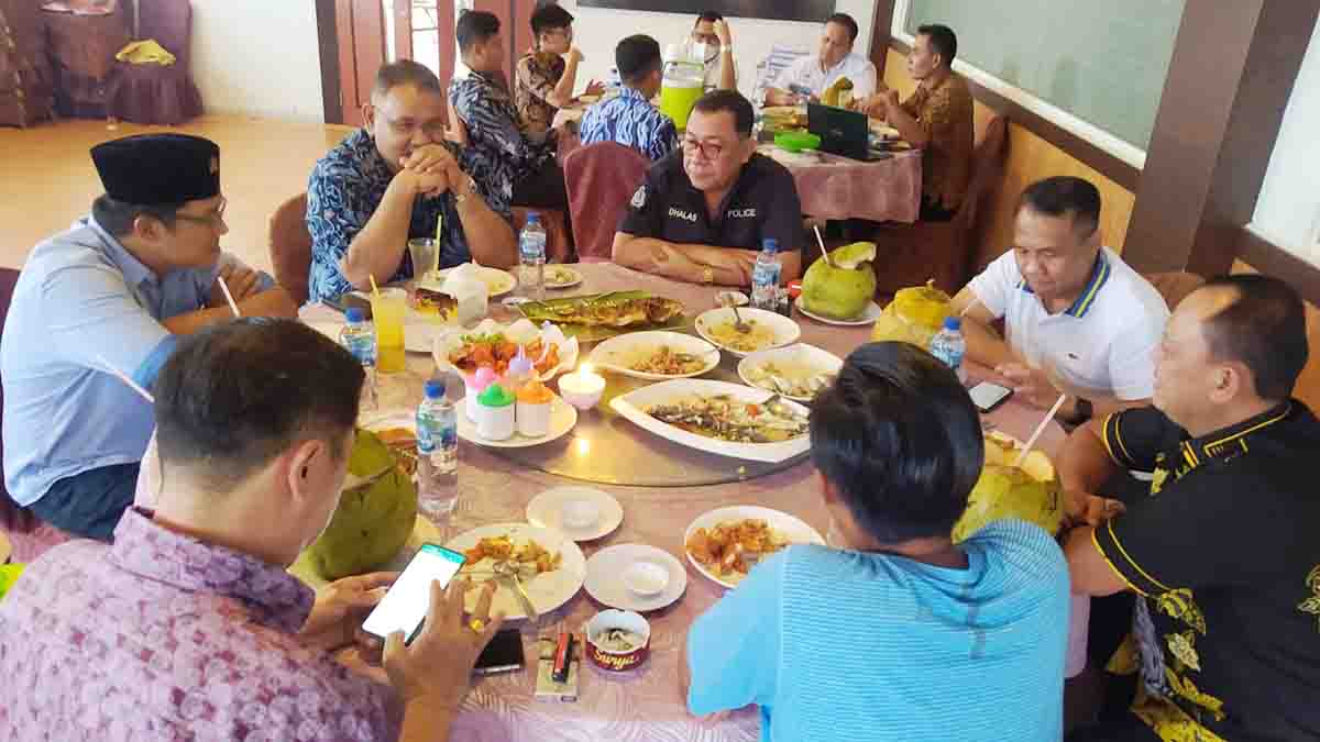 Yan Fitri Paparkan Sejarah Melayu Kepada Ketua Umum JMSI