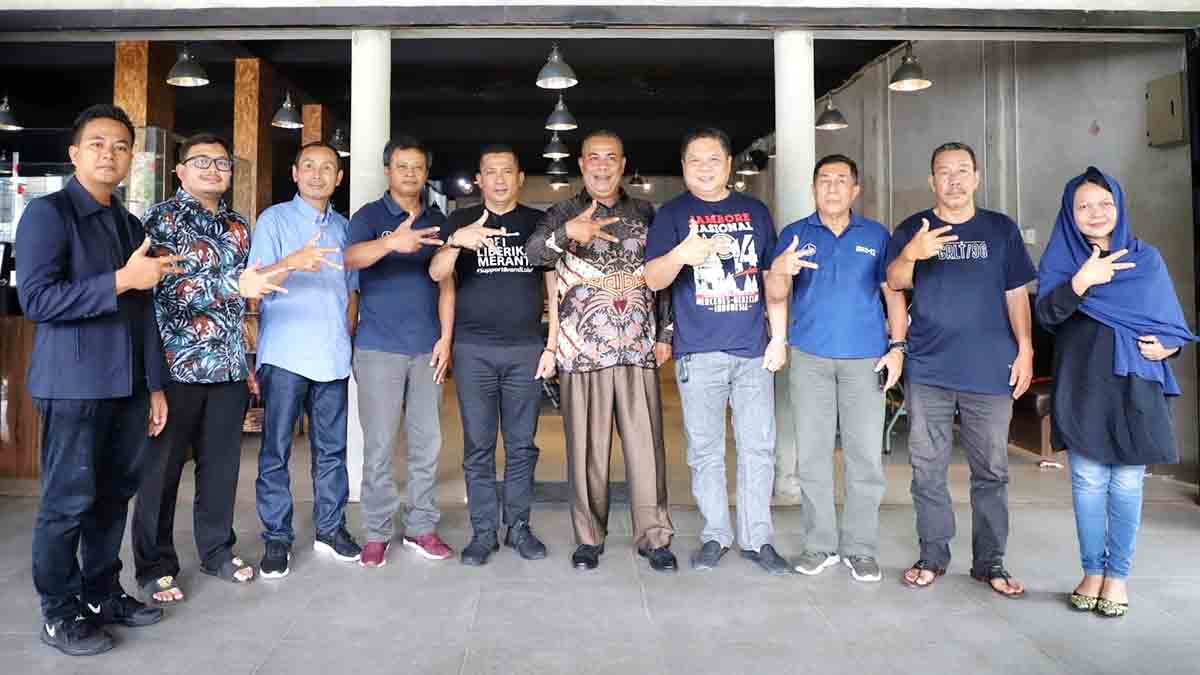 Bupati Adil Lakukan Pertemuan Dengan Sultan Siak XIII dan Kerabat