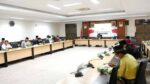 Gubernur Kepulauan Riau, Ansar Ahmad, memimpin rapat menggesa penyelesaian pembebasan tanah untuk pembangunan jembatan Babin