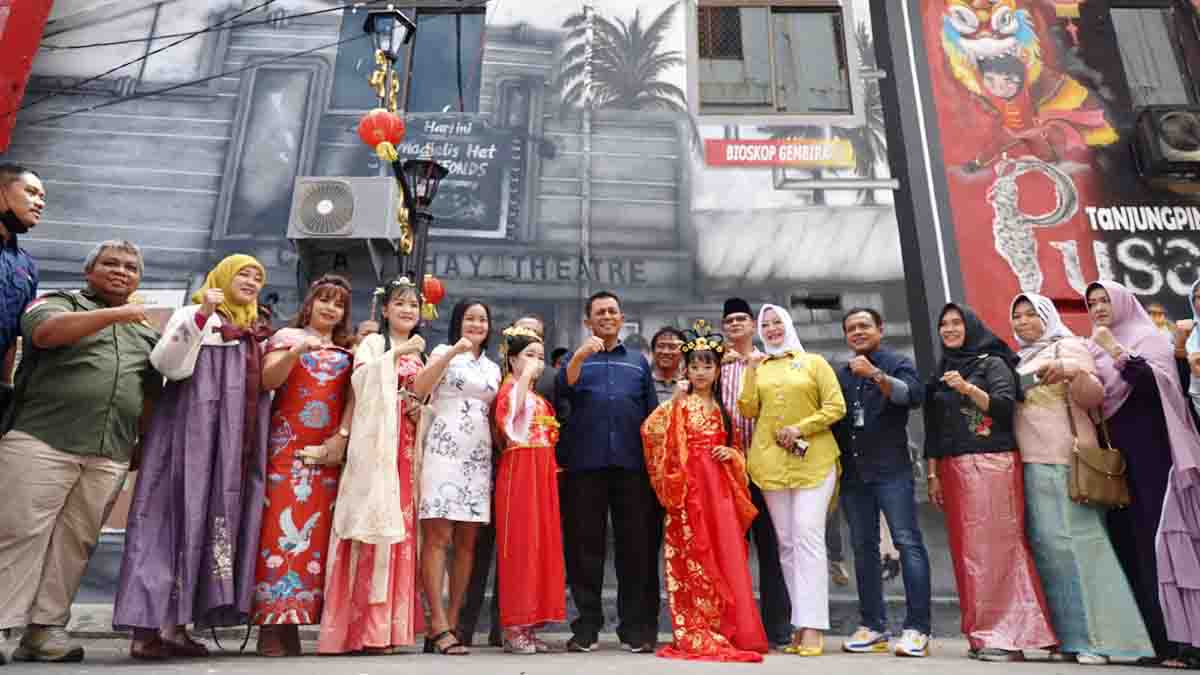 Gubernur Ansar Resmikan Festival Moon Cake, Sekaligus Launching Mural 3D Kota Lama
